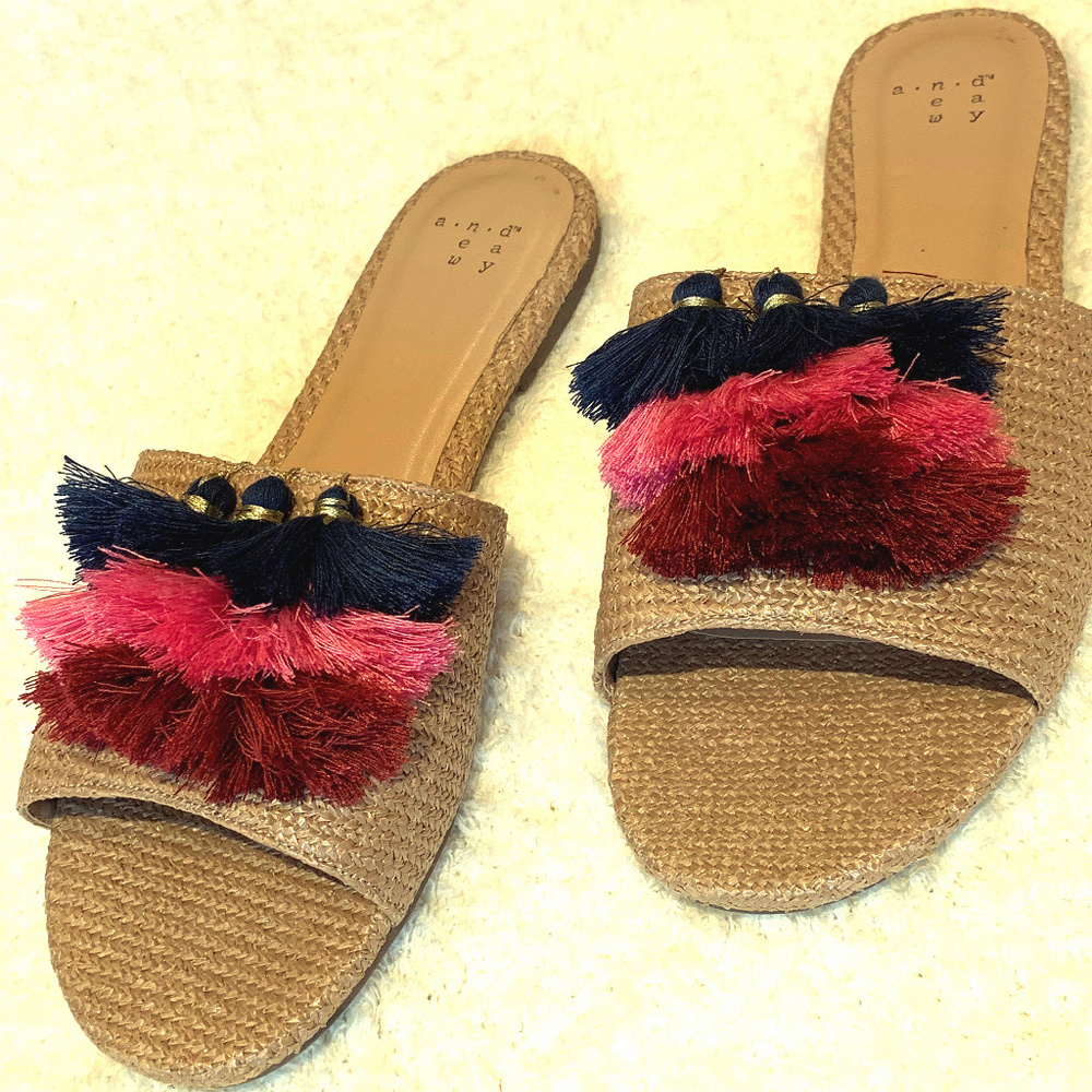 ⬇︎$10 A New Day Sandals
